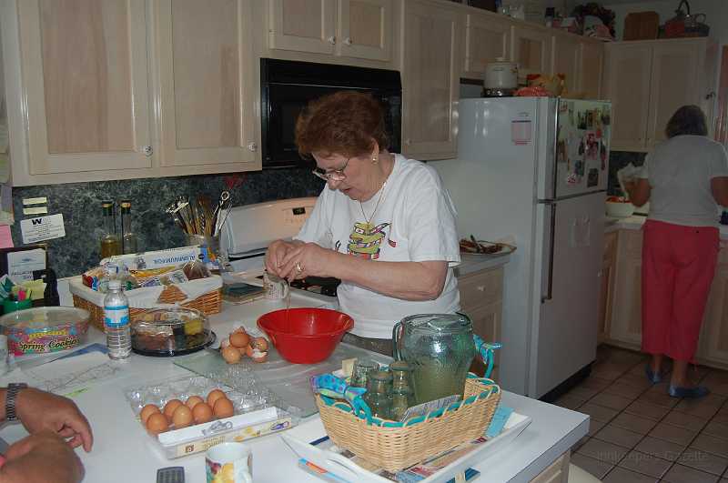 Bridge  - Spring 2006 203.JPG - Saturday morning, Vivian prepared a Breakfast of Champions.